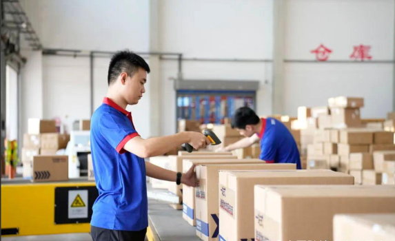 年中经济观察｜中国外贸增势强劲、走势稳健
